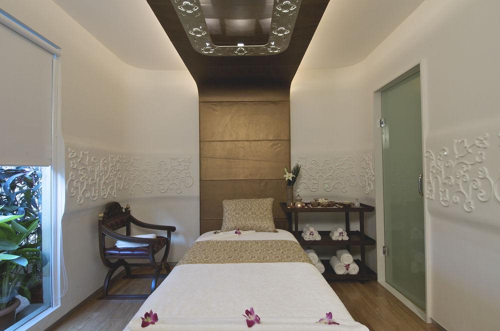 Hotel President - Ihcl Seleqtions Bombaj Exteriér fotografie A treatment room at the spa