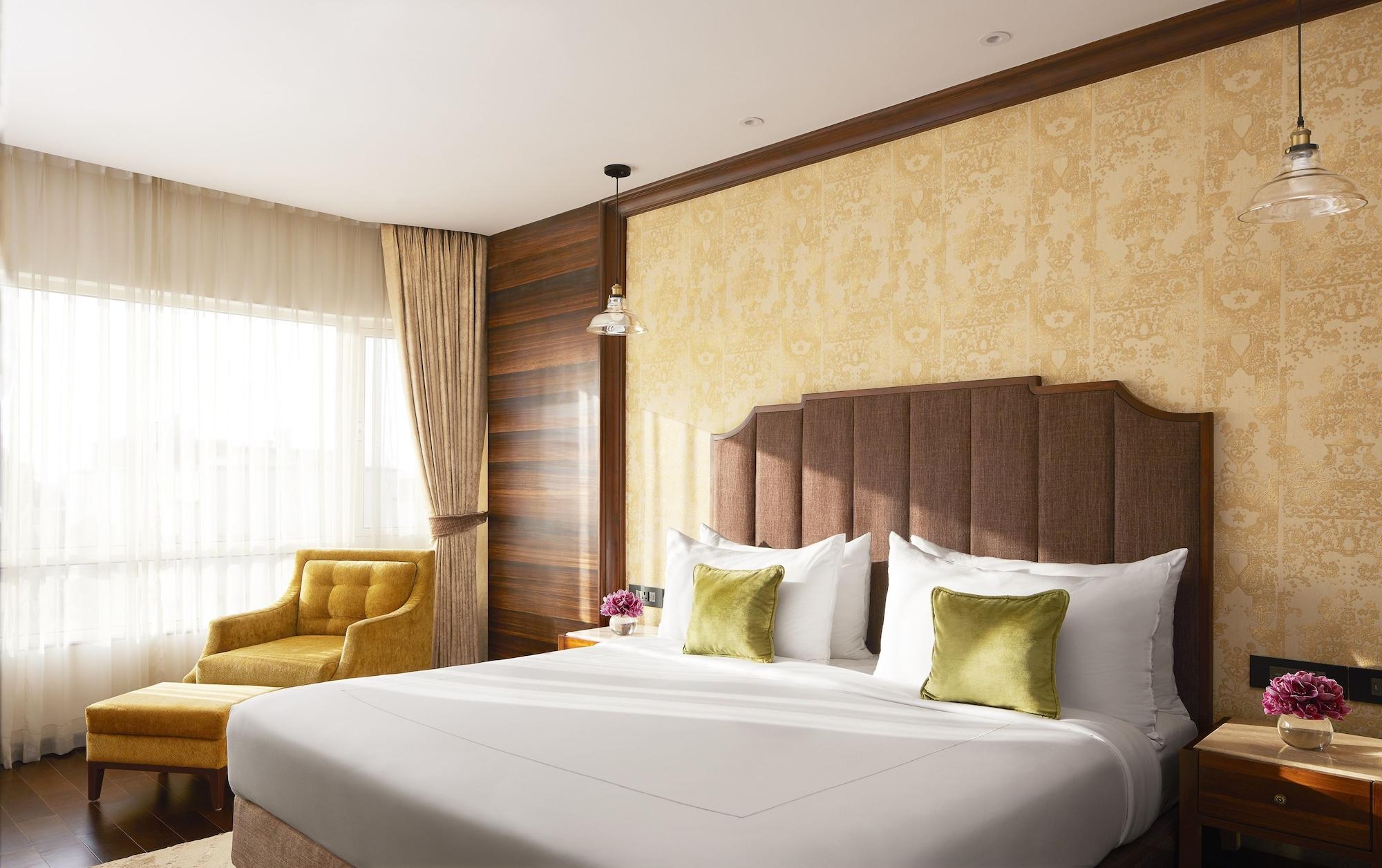 Hotel President - Ihcl Seleqtions Bombaj Exteriér fotografie A bedroom at the Taj Bengal