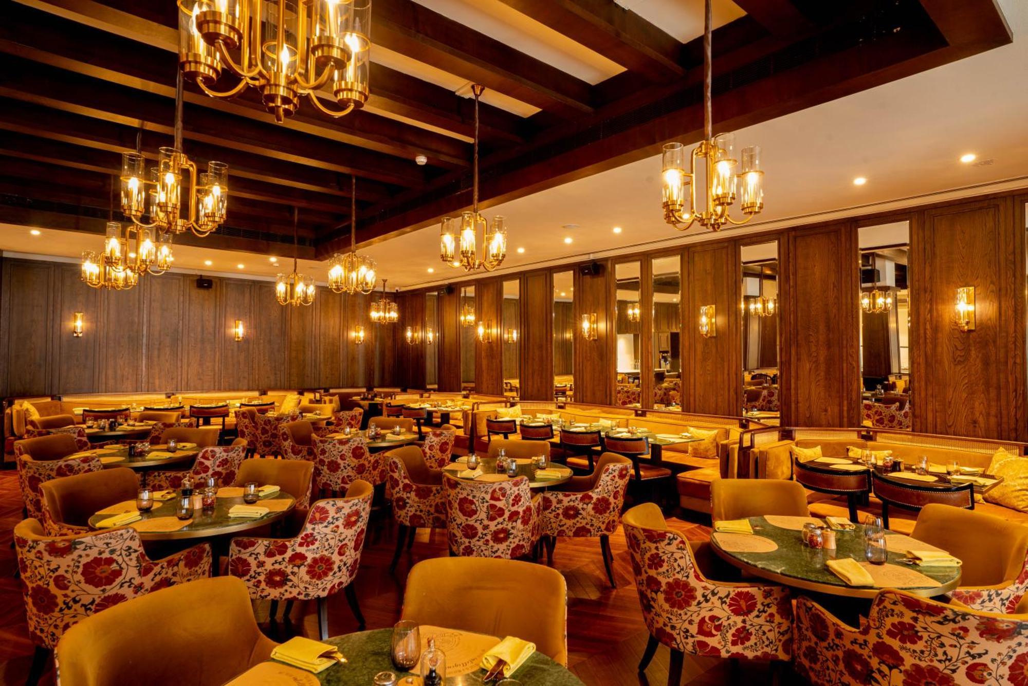 Hotel President - Ihcl Seleqtions Bombaj Exteriér fotografie The interior of the restaurant
