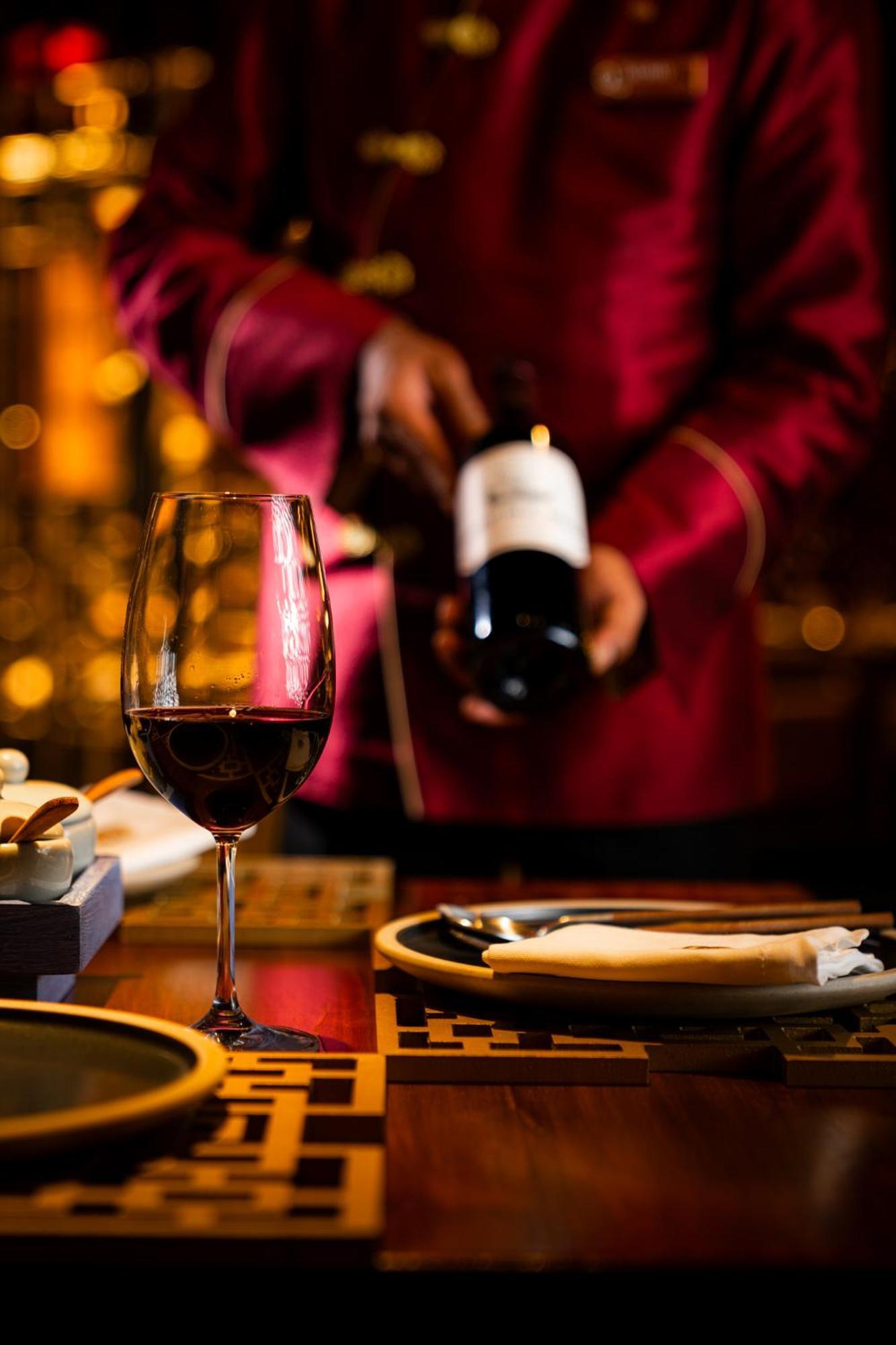 Hotel President - Ihcl Seleqtions Bombaj Exteriér fotografie Wine